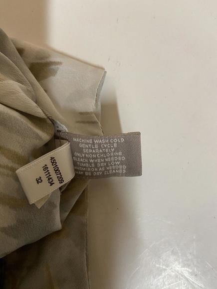 Chico's Women’s 2 Pocket Epaulet Button Down Short Sleeve Shirt Size 2 Large - Picture 8 of 8